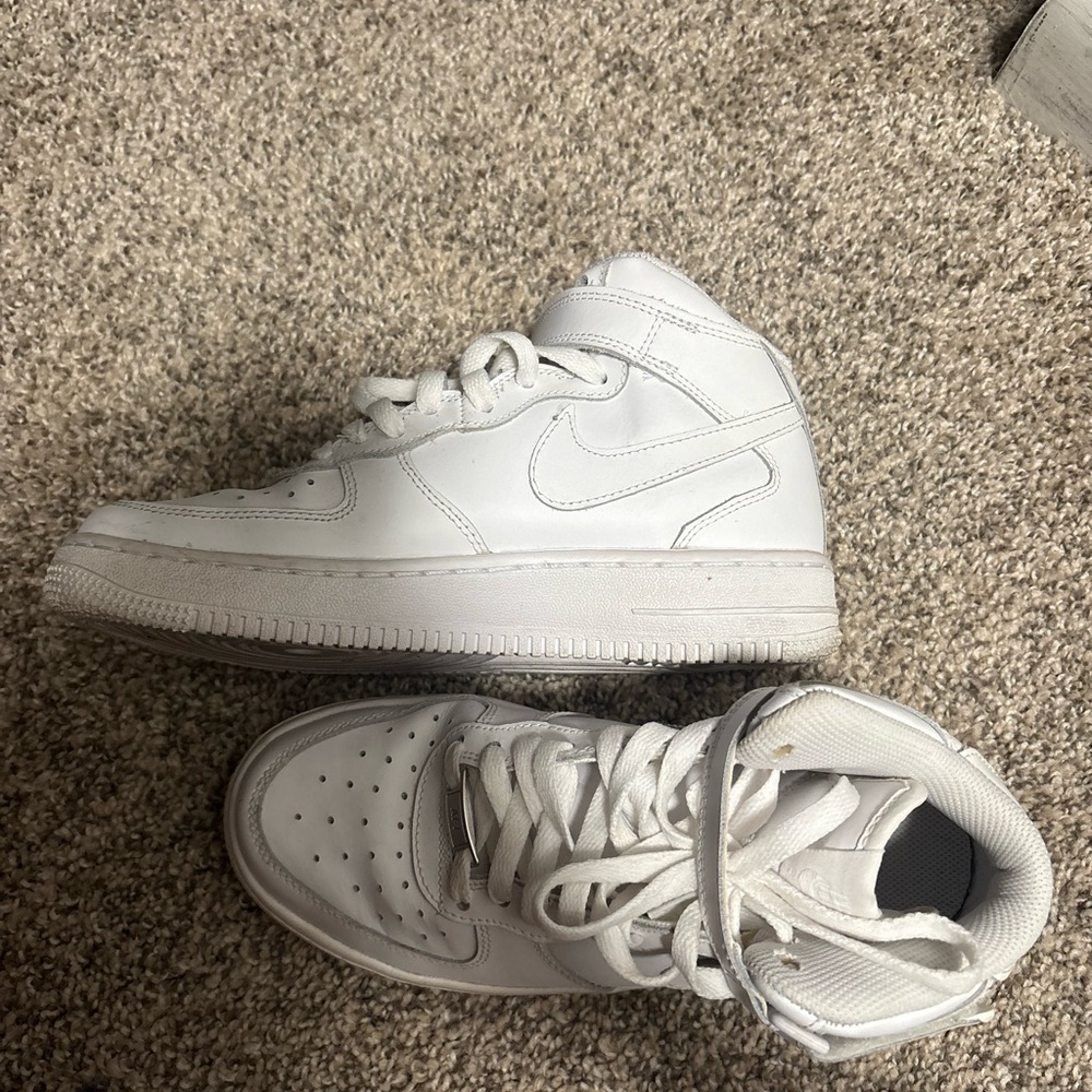 Nike Air Force White High-Tops 5.5 women's 7